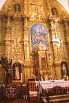 igleisa santa cruz altar-m.JPG (119867 bytes)